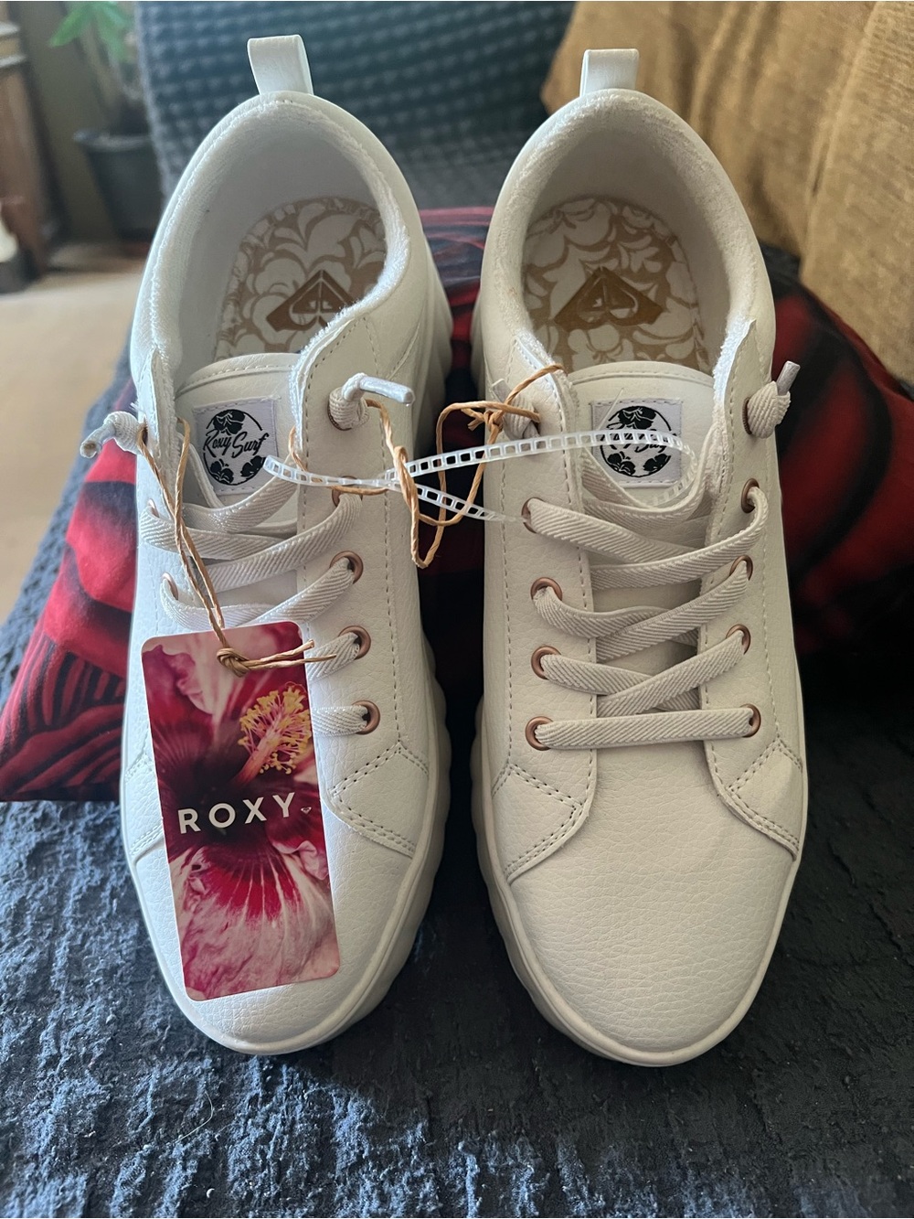 Roxy White Casual Lace-Up Women's Sneakers brand New Size 10